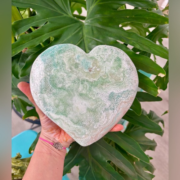 Blue Caribbean Calcite Heart - Picture 2 of 6